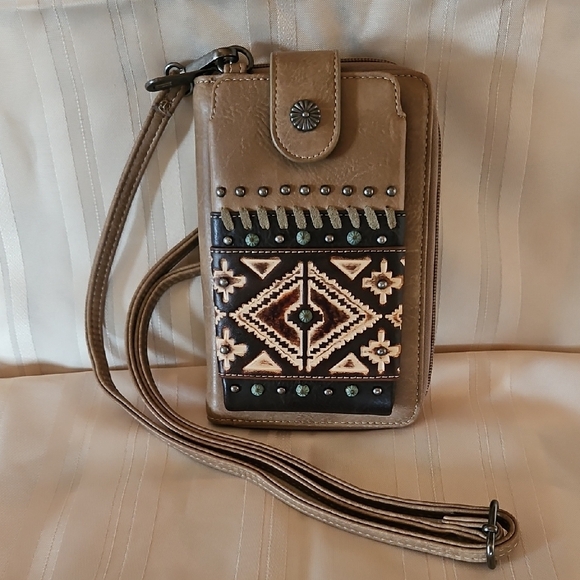 Montana West Handbags - NEW Montana West - Wallet, Phone/Crossbody, Aztec Collection